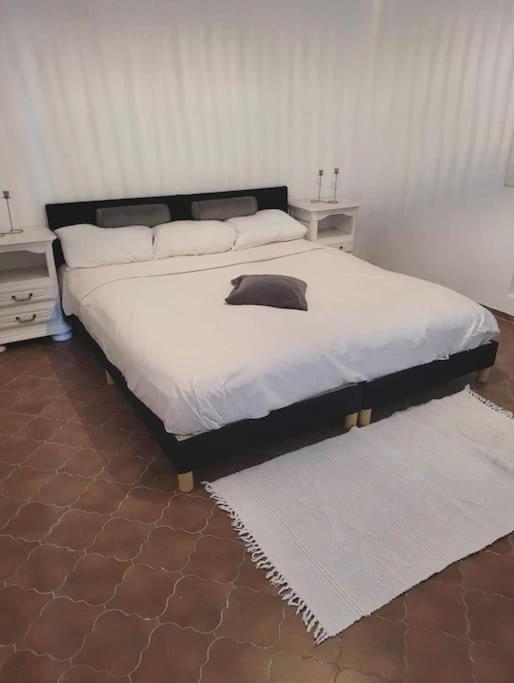 Appartement Proche Aeroport Marseille Marignane - Studio Confortable - Logement Ideal - Hebergement Tout Equipe Rognac Eksteriør bilde