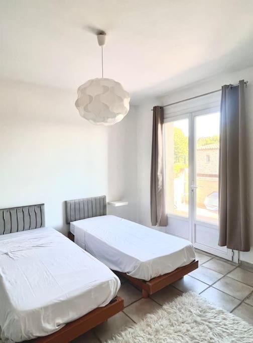 Appartement Proche Aeroport Marseille Marignane - Studio Confortable - Logement Ideal - Hebergement Tout Equipe Rognac Eksteriør bilde